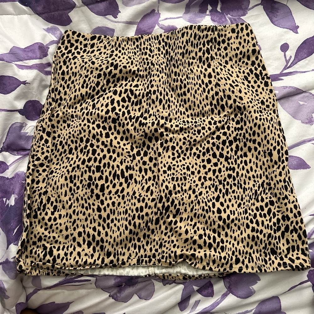 Brandy Melville Cheetah Print Phoebe Skirt
